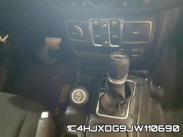 1C4HJXDG9JW110690_9.webp