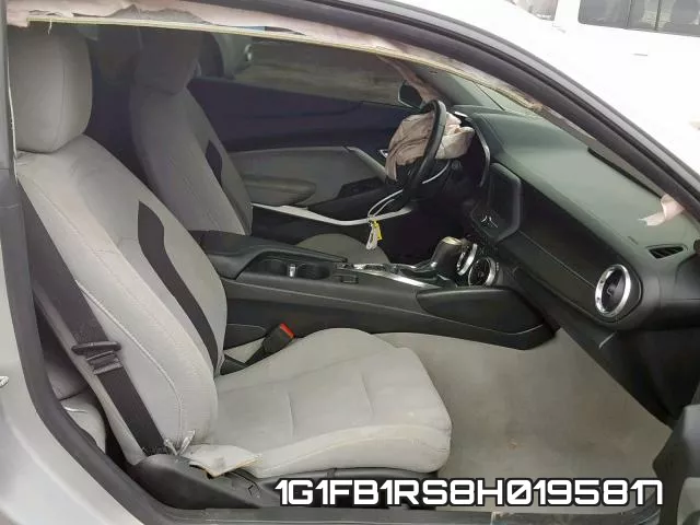1G1FB1RS8H0195817_5.webp