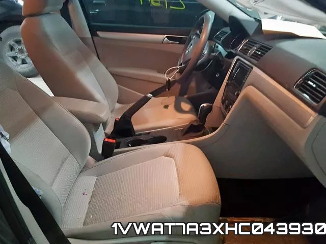 1VWAT7A3XHC043930_5.webp