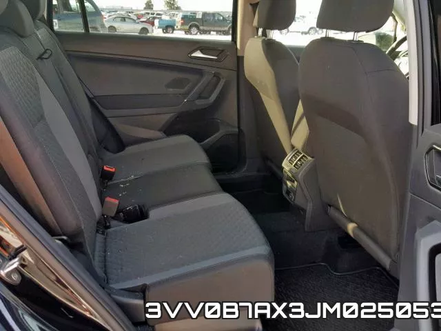 3VV0B7AX3JM025053_6.webp