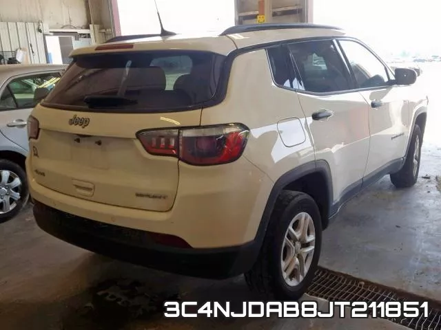 3C4NJDAB8JT211851_4.webp