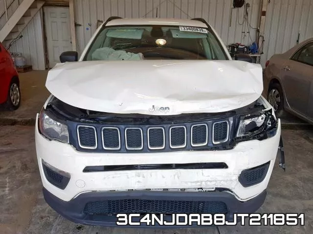 3C4NJDAB8JT211851_9.webp