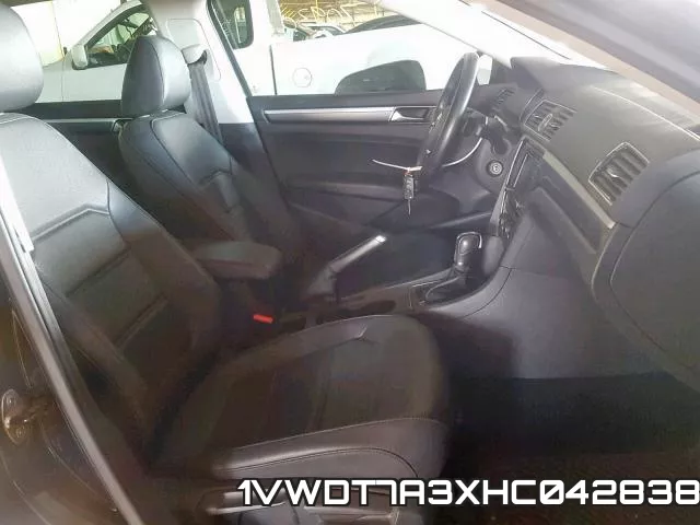 1VWDT7A3XHC042838_5.webp