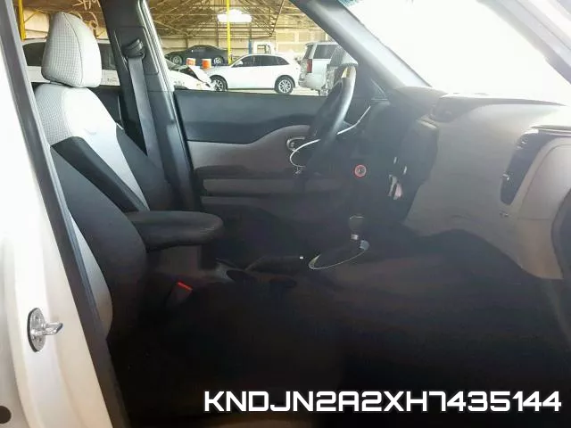 KNDJN2A2XH7435144_5.webp