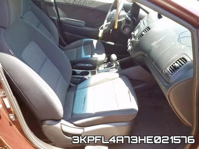 3KPFL4A73HE021576_5.webp