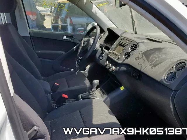 WVGAV7AX9HK051387_5.webp