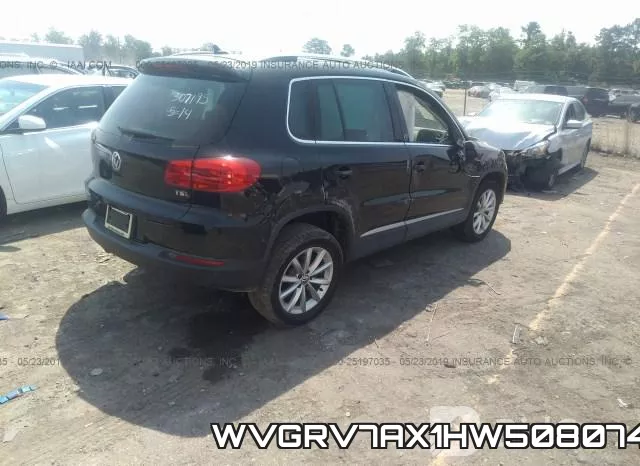 WVGRV7AX1HW508074_4.webp