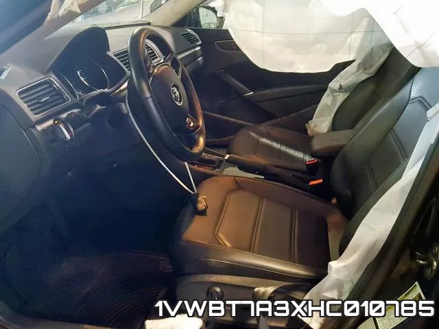 1VWBT7A3XHC010785_5.webp