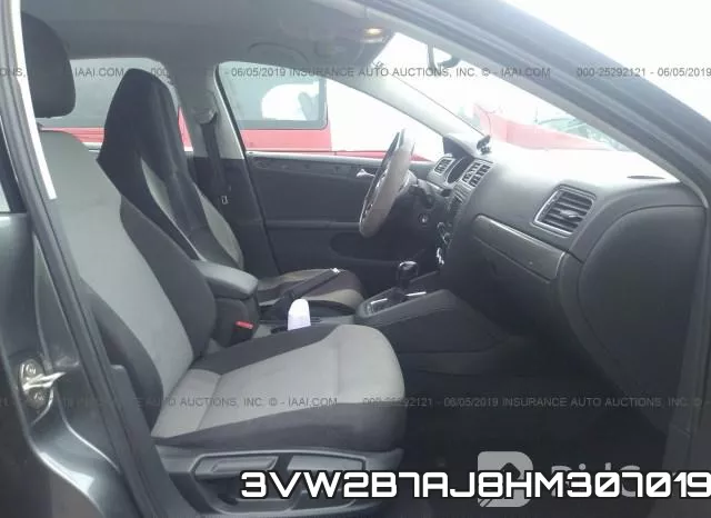3VW2B7AJ8HM307019