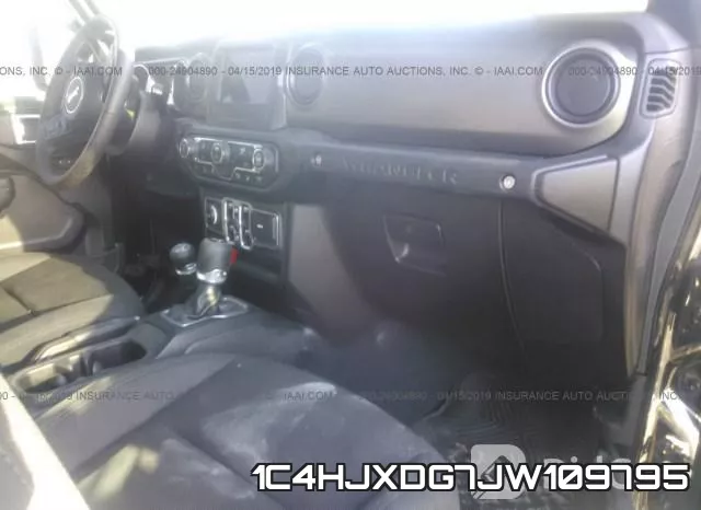 1C4HJXDG7JW109795_5.webp