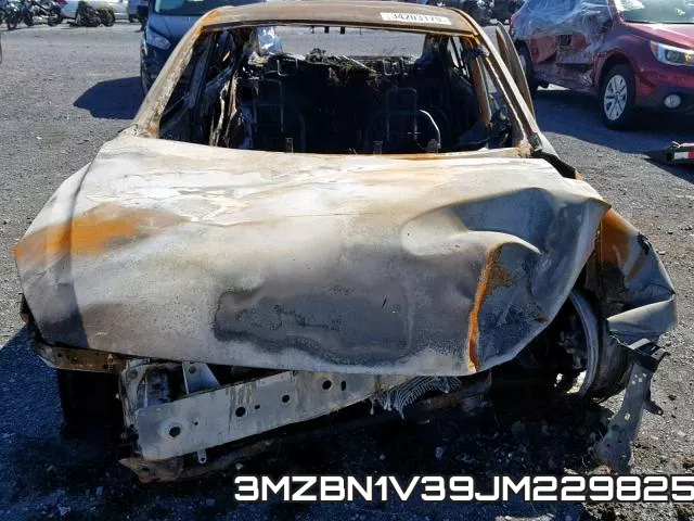 3MZBN1V39JM229825_9.webp