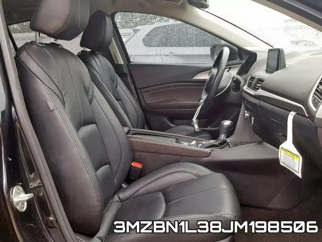 3MZBN1L38JM198506_5.webp