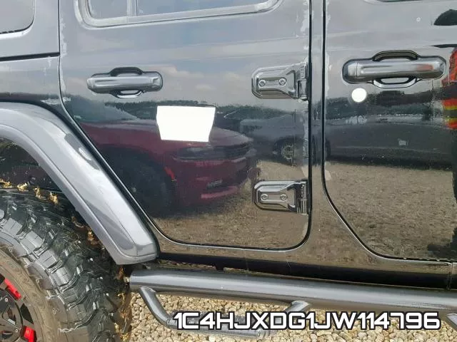 1C4HJXDG1JW114796_9.webp