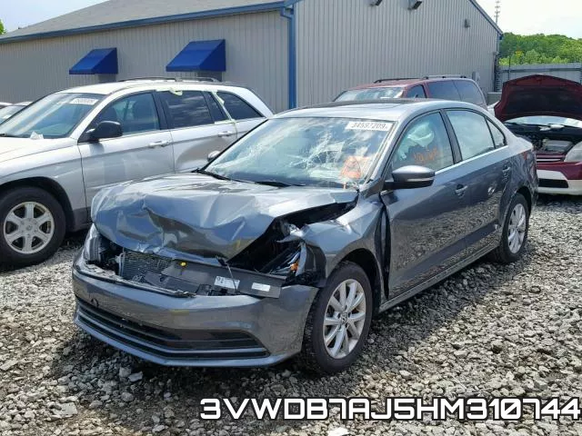 3VWDB7AJ5HM310744_2.webp