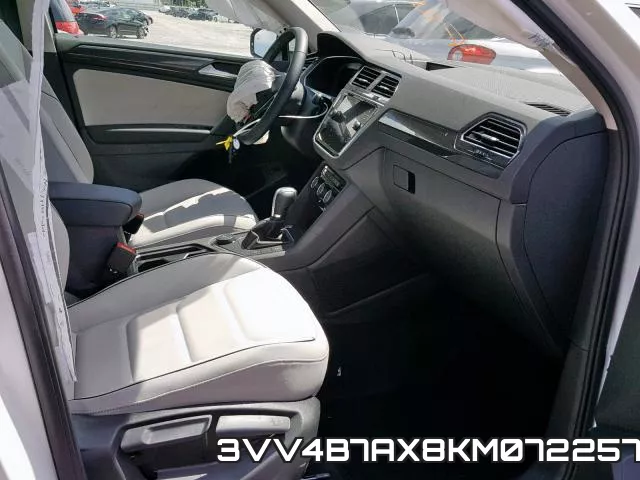 3VV4B7AX8KM072257_5.webp
