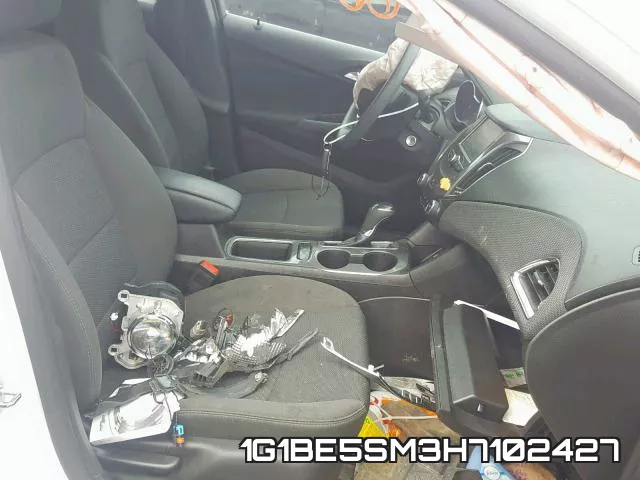 1G1BE5SM3H7102427_5.webp
