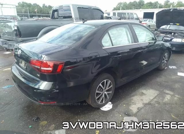 3VWDB7AJ1HM372562_4.webp