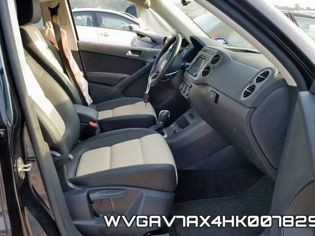 WVGAV7AX4HK007829_5.webp