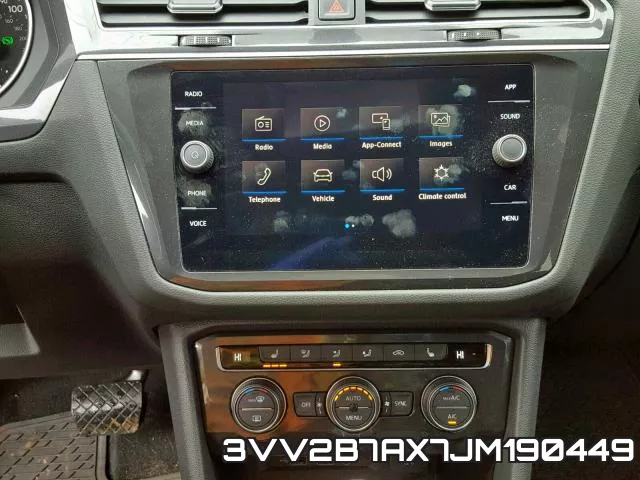 3VV2B7AX7JM190449_9.webp