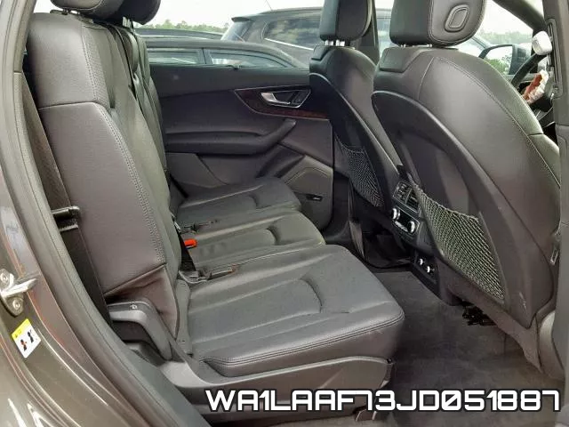 WA1LAAF73JD051887_6.webp