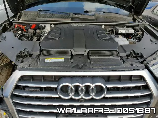 WA1LAAF73JD051887_7.webp