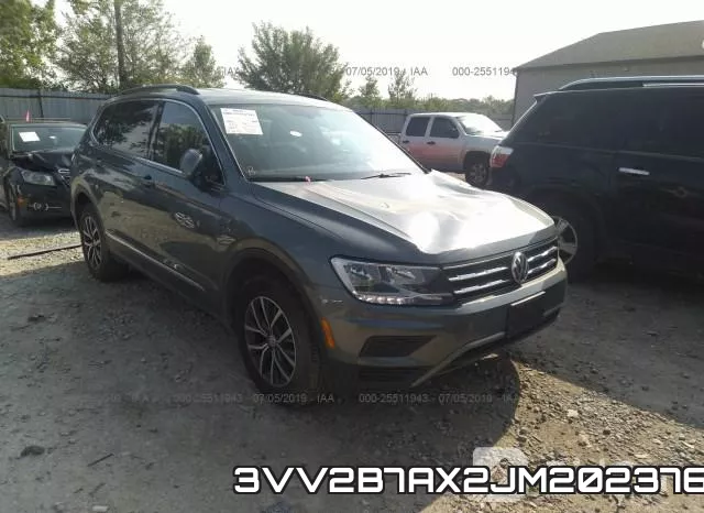 3VV2B7AX2JM202376_1.webp