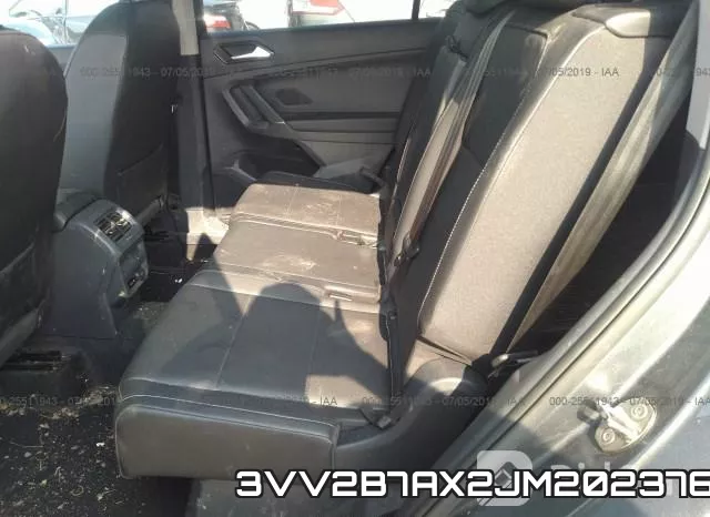 3VV2B7AX2JM202376_8.webp