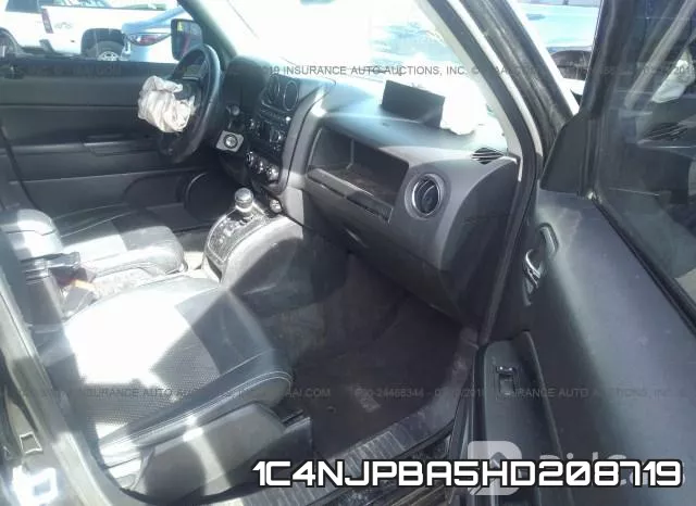 1C4NJPBA5HD208719_5.webp