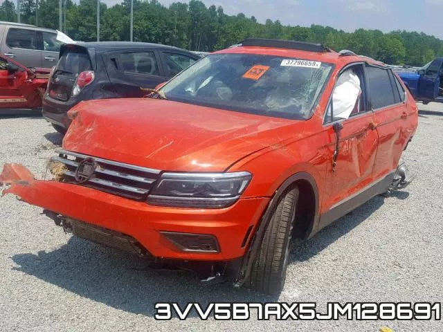 3VV5B7AX5JM128691_2.webp