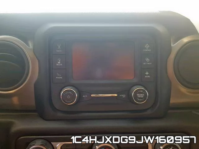 1C4HJXDG9JW160957_9.webp
