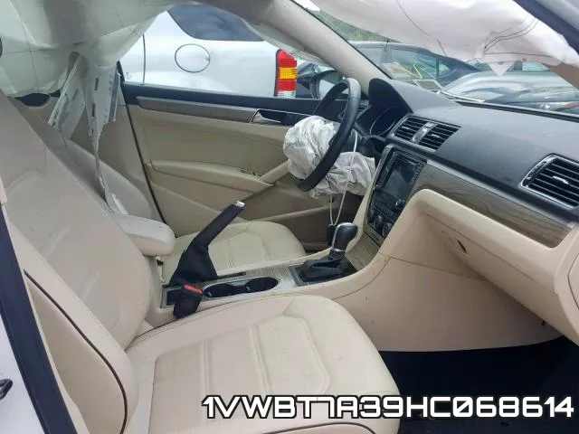 1VWBT7A39HC068614_6.webp