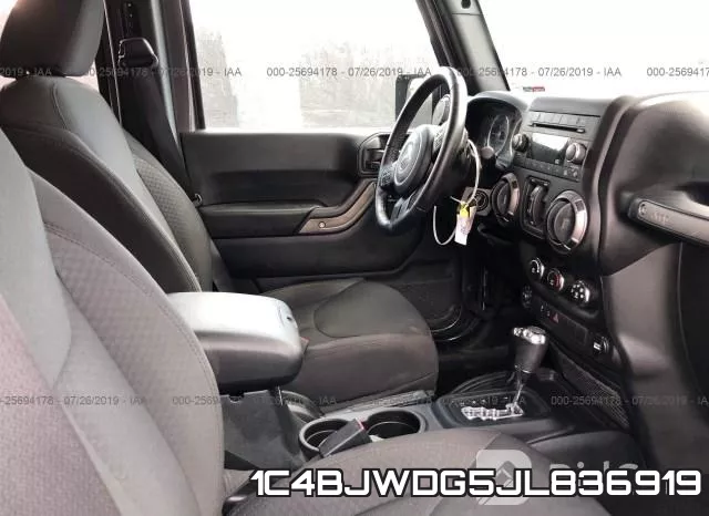 1C4BJWDG5JL836919_5.webp