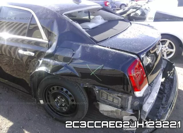 2C3CCAEG2JH123221_6.webp