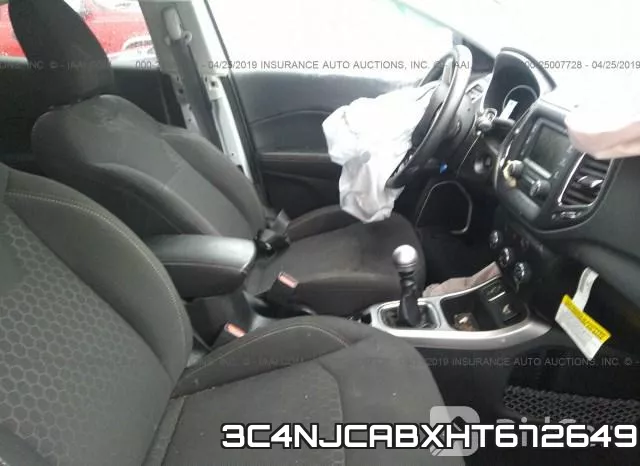 3C4NJCABXHT672649_5.webp