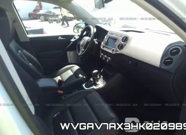 WVGAV7AX3HK020989_5.webp