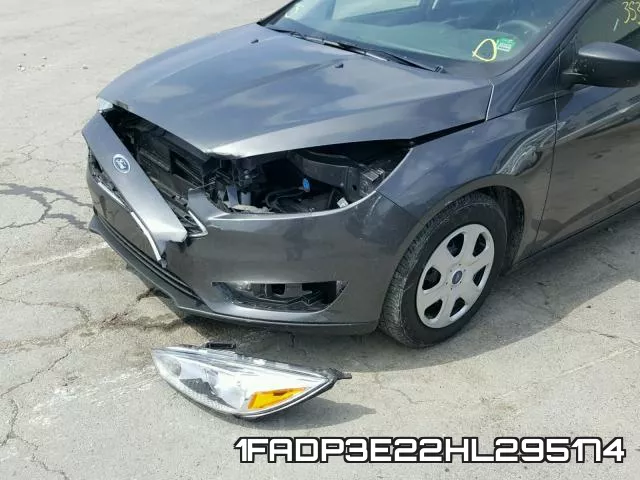 1FADP3E22HL295174_9.webp