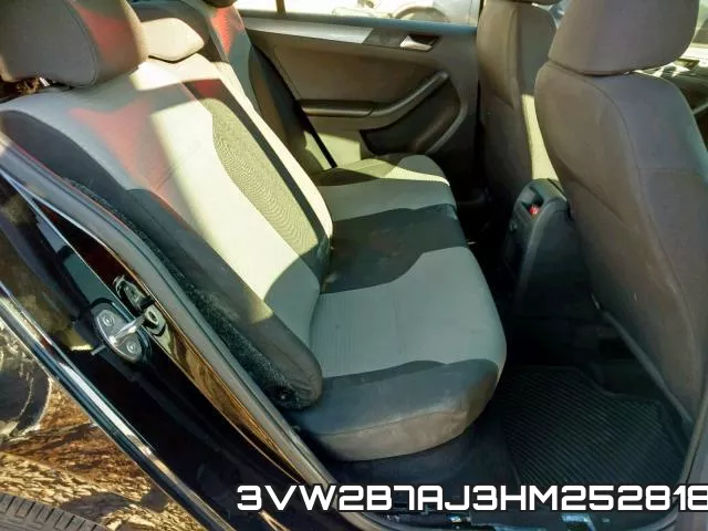 3VW2B7AJ3HM252818
