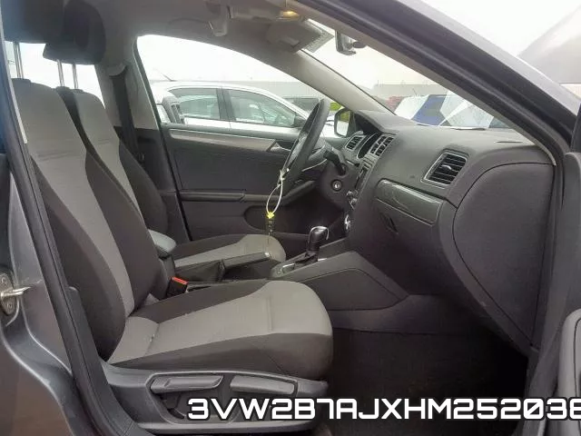 3VW2B7AJXHM252038_5.webp