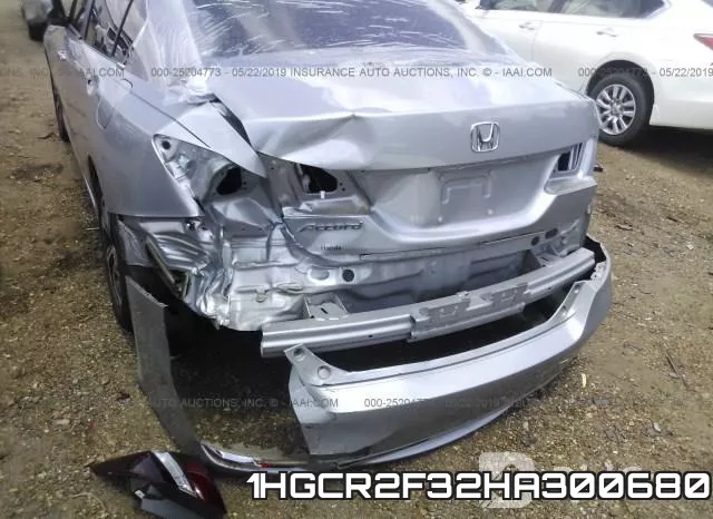 1HGCR2F32HA300680_6.webp