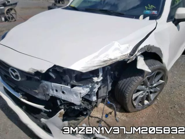 3MZBN1V37JM205832_9.webp