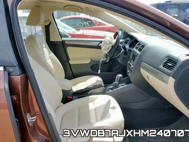 3VWDB7AJXHM240707_5.webp