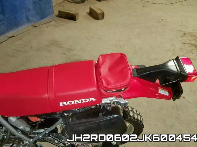 JH2RD0602JK600454_6.webp
