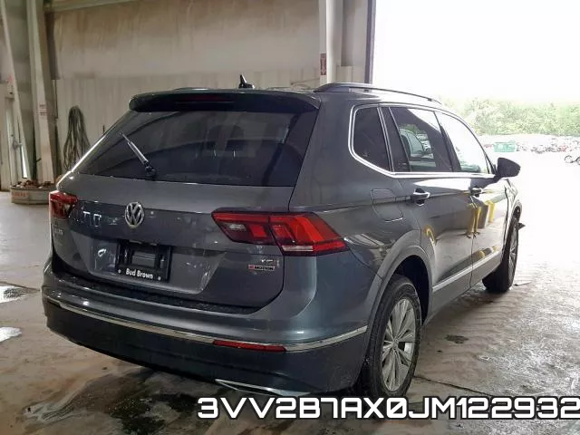 3VV2B7AX0JM122932_4.webp