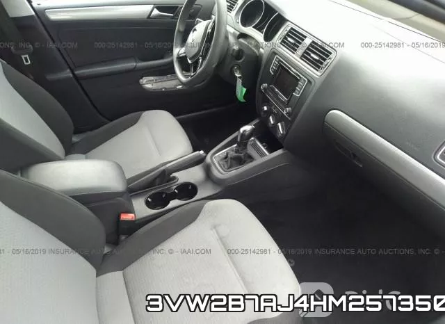 3VW2B7AJ4HM257350_5.webp