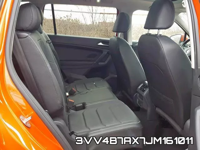 3VV4B7AX7JM161011_6.webp