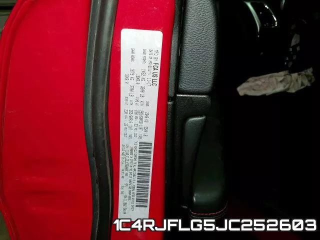 1C4RJFLG5JC252603_10.webp