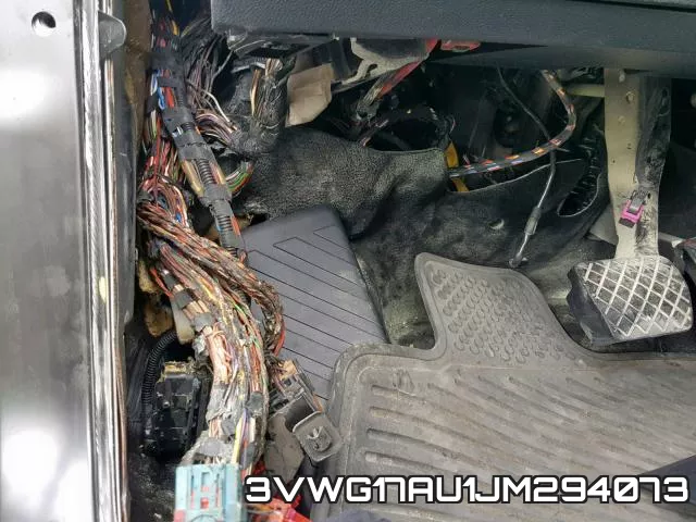 3VWG17AU1JM294073_9.webp