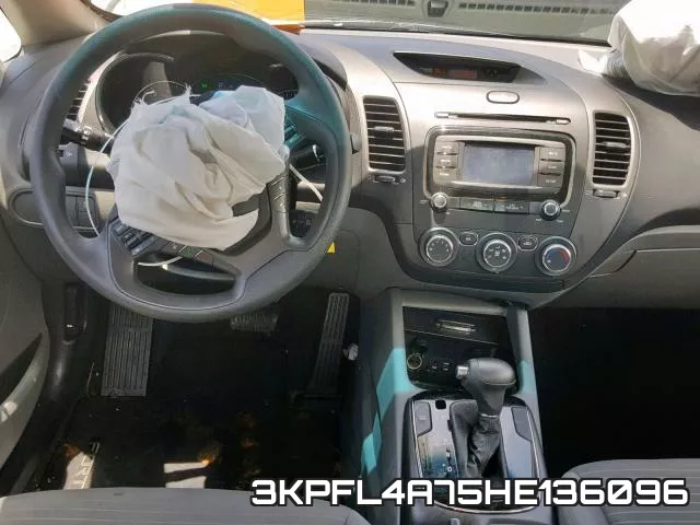 3KPFL4A75HE136096_9.webp