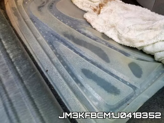 JM3KFBCM1J0418352_9.webp