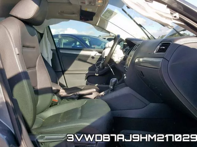 3VWDB7AJ9HM217029_5.webp